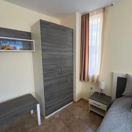 White Sands Beachfront Getaway In Aurelia - Sea View & Direct Access Apartmán