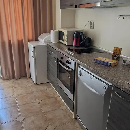 White Sands Beachfront Getaway In Aurelia - Sea View & Direct Access Apartmán Burgas City
