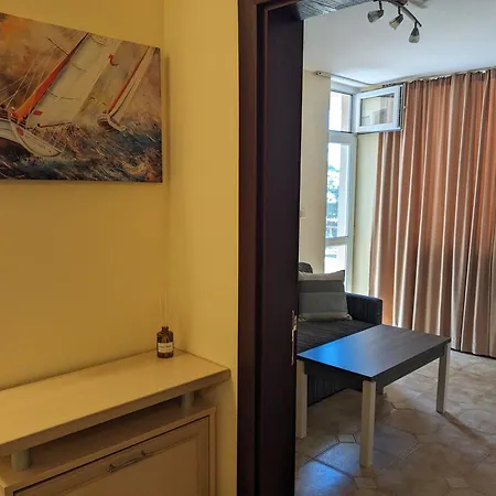 White Sands Beachfront Getaway In Aurelia - Sea View & Direct Access Apartmán *