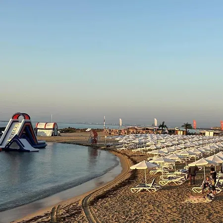 Apartmán White Sands Beachfront Getaway In Aurelia - Sea View & Direct Access Burgas City