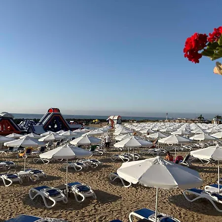 White Sands Beachfront Getaway In Aurelia - Sea View & Direct Access Apartmán Burgas City